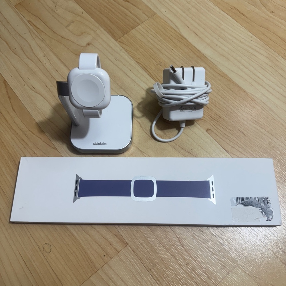 Apple Wisteria Modern Buckle 41mm Watch small W/ charging stand! FREE SHIPPING!